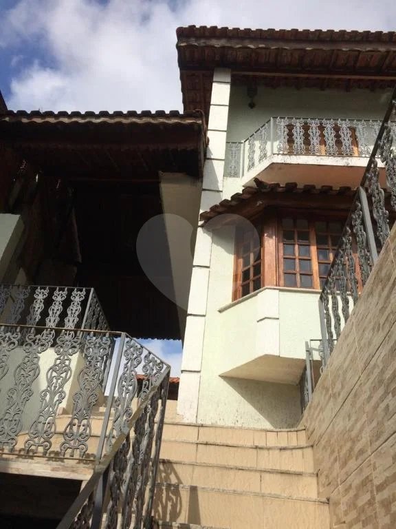 Maravilhosa casa à venda na região da Cachoeirinha – Zona Norte