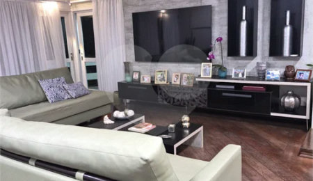 Casa à venda com 4 suítes no condomínio Jardim Ibiratiba, São Paulo - SP