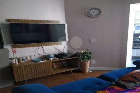 Apto com varanda gourmet no Belém Brás