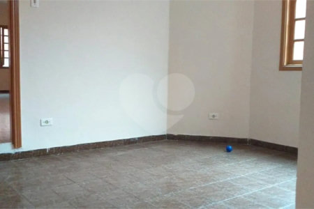 Casa à venda na Vila Carrão, 3 quartos (1 suíte)
