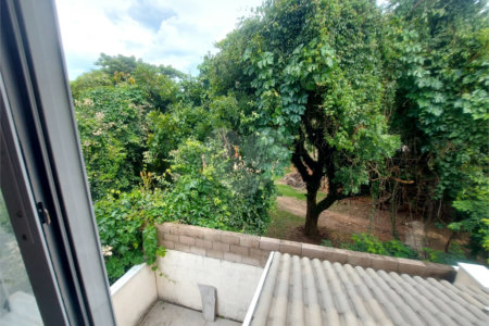 Sobrado à venda com 3 quartos, sendo 1 suíte, em Vila Omízollo, Louveira, SP