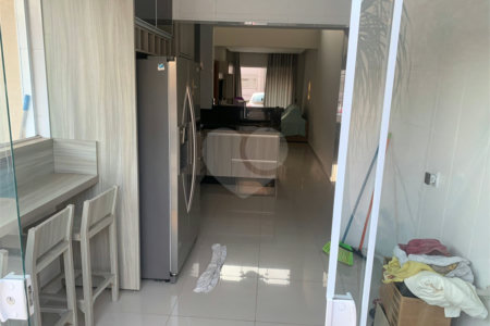 Linda casa Mobiliada e com piscina - Nova Cerejeiras - Atibaia