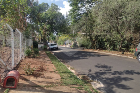 Terreno á venda no Jardim Paraíso