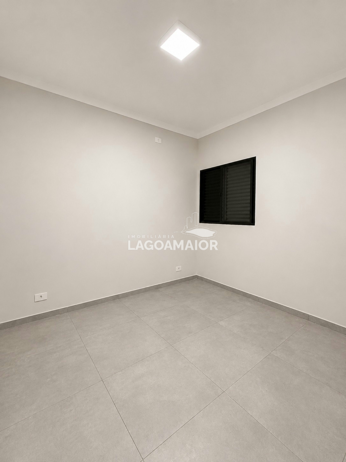 Casa à venda com 2 quartos no condomínio Alto do Capivari, Três Lagoas - MS