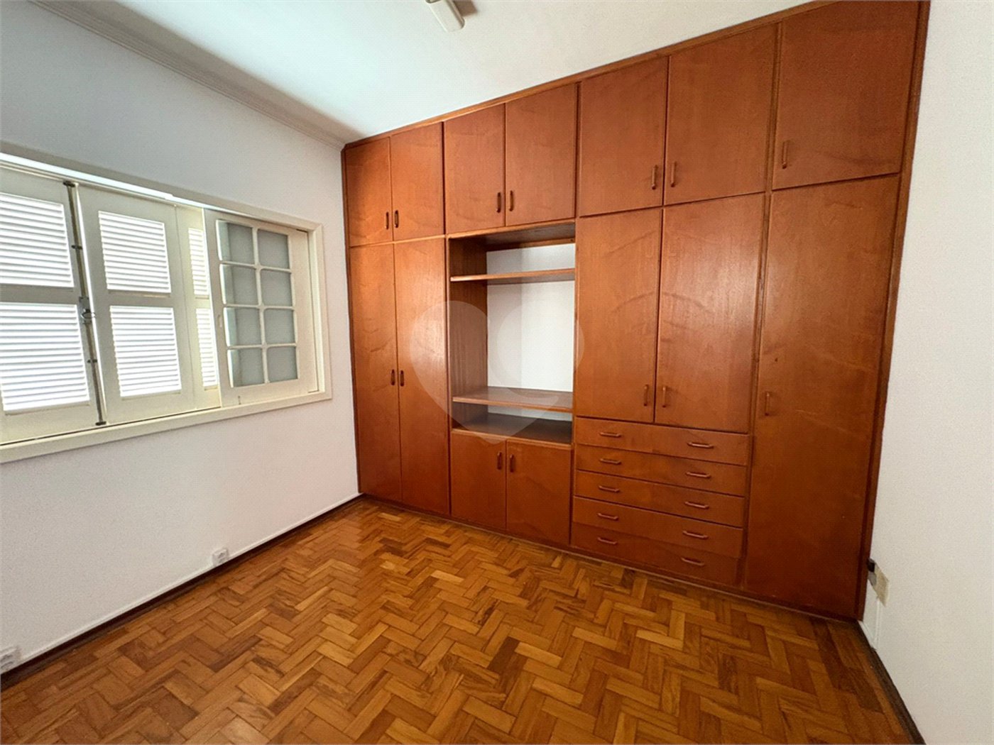 Ótima oportunidade para moradia ou investimento comercial!