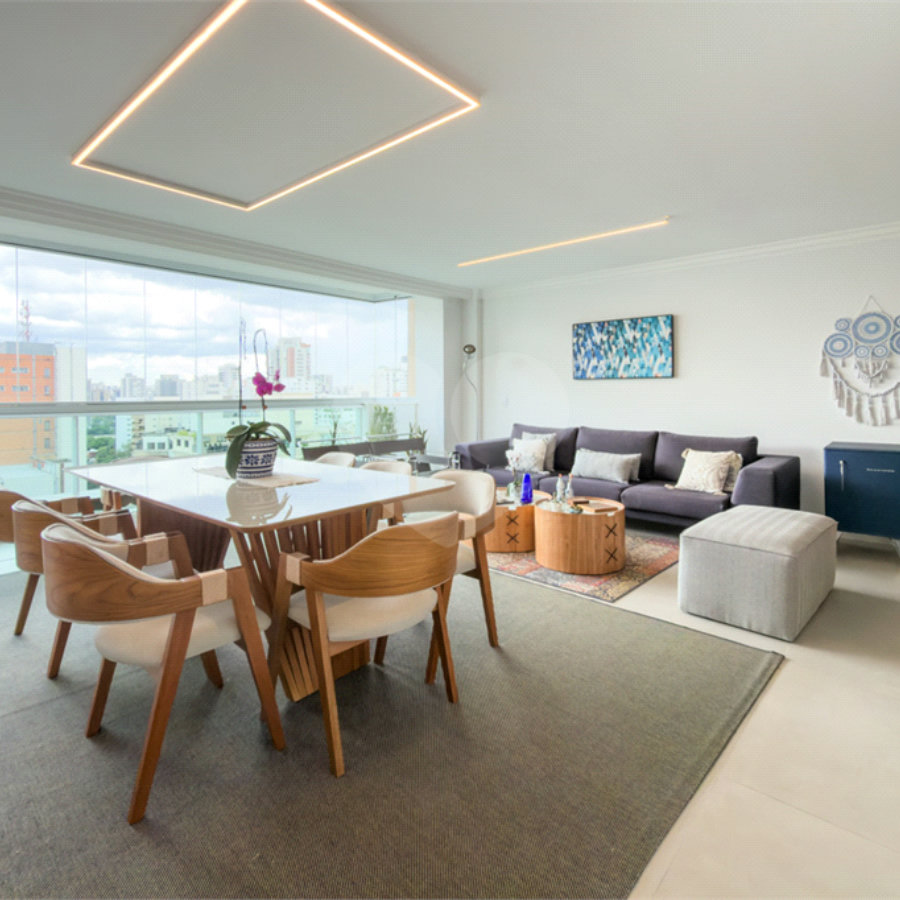 Apartamento com 205 metros no Campo Belo