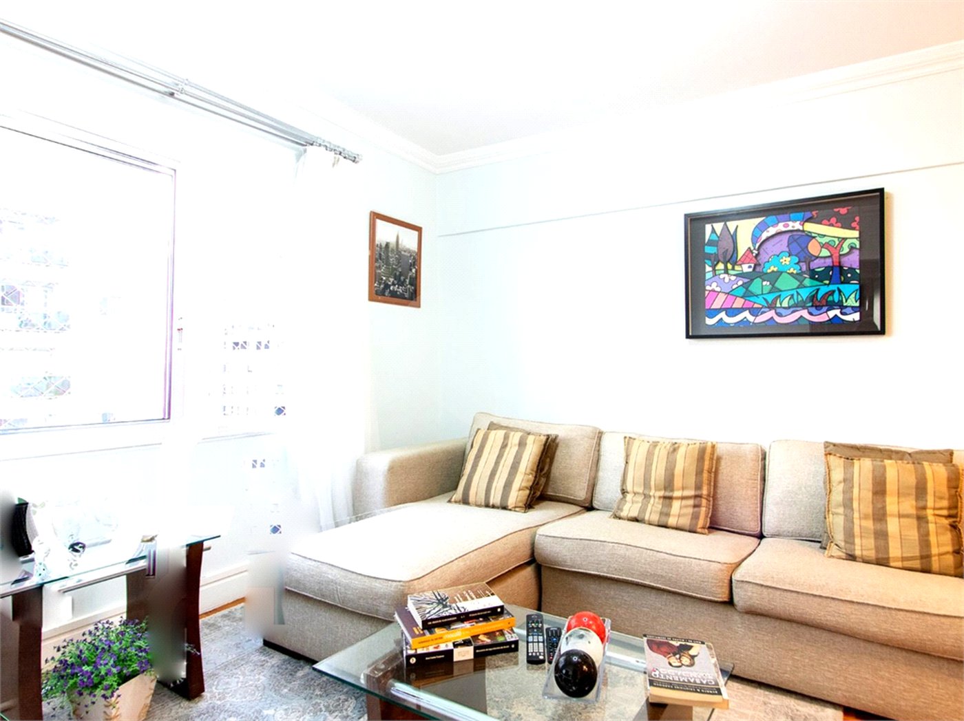 Apartamento à venda na Aclimação de 78m² com 2 dormitórios.