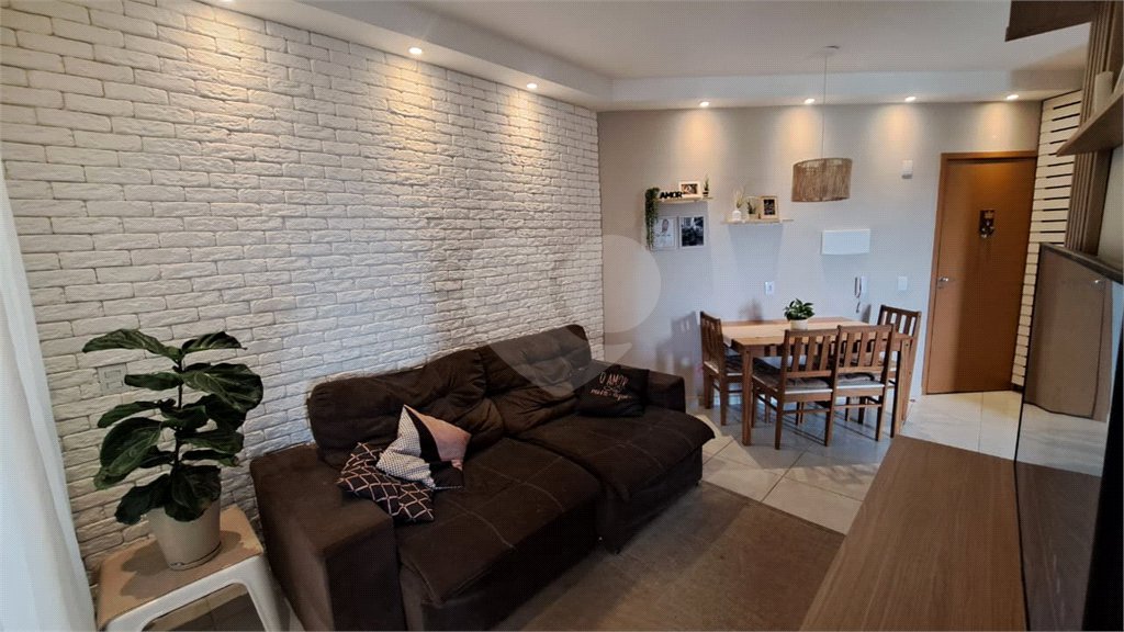 Apartamento Condomínio: Novos Ares com Suíte e 2 Dormitórios