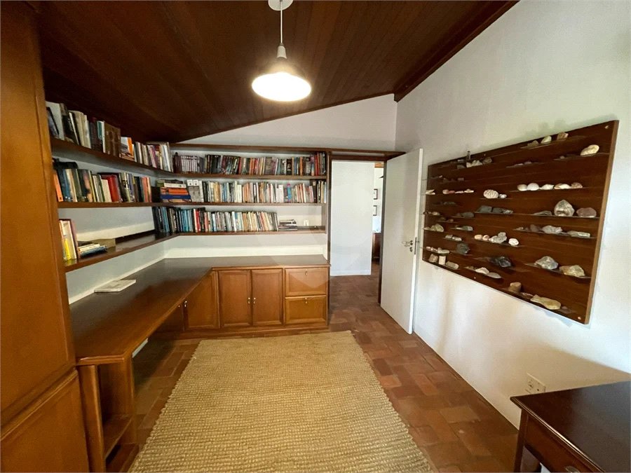 CASA CONDOMINIO DAMHA II