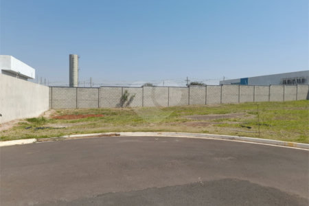 Terreno à venda no condomínio Monte das Araucárias