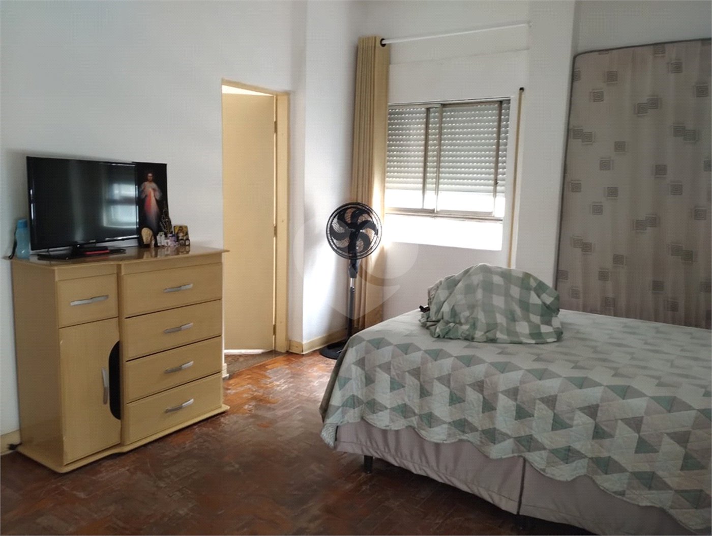 Apartamento 2 dormitórios sendo uma suíte próximo as estações Anhangabaú, Bela Vista e do metrô