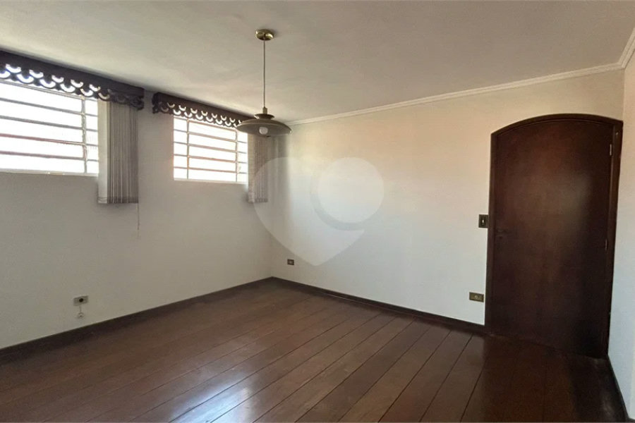 Venda Casa com 4 Dormitórios no Parque Santa Cecília