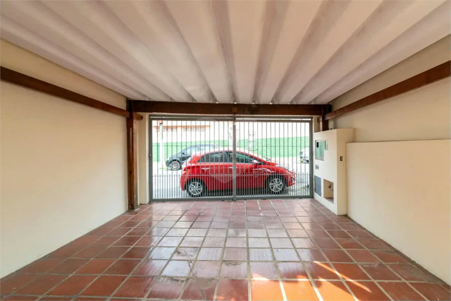 Casa à venda com 200m², 4 quartos e 2 vagas
