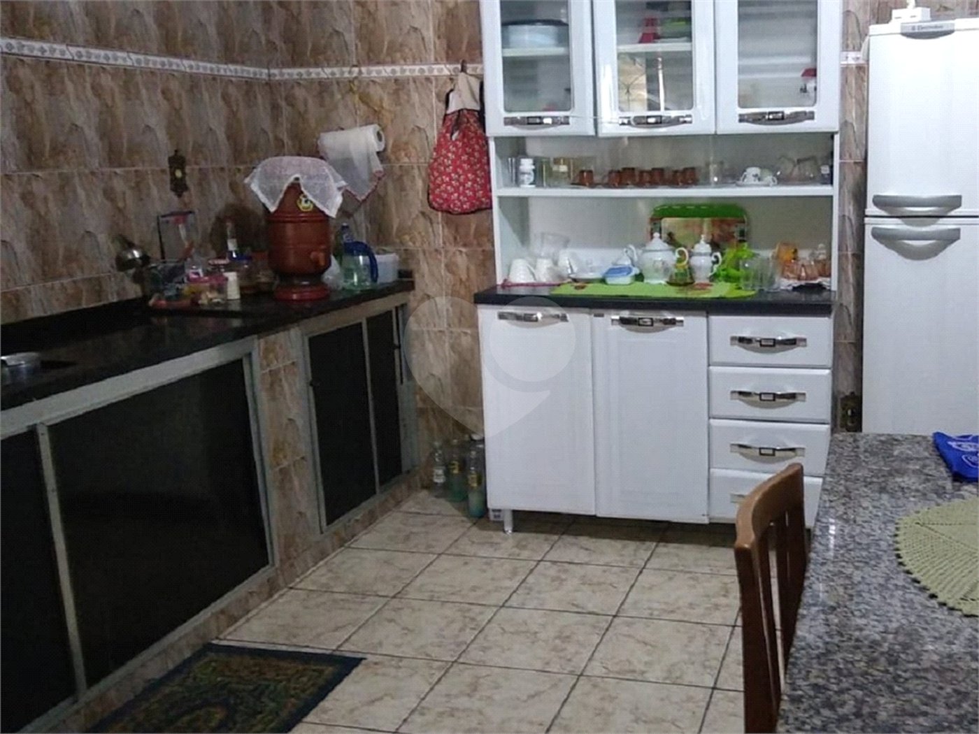 Casa térrea com 2 dormitórios.