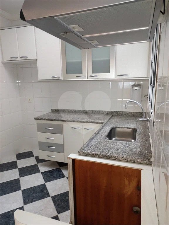 Sobrado á venda com 102m²- Vila Bertioga.