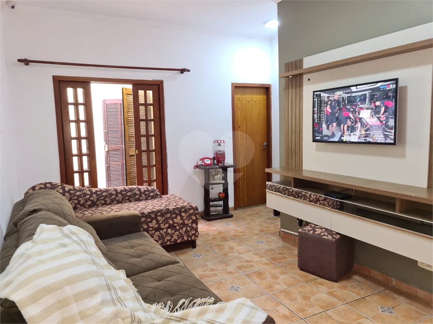 Casa à venda na Vila Esperança com 230m² 3 dormitórios 1 suíte 3 banheiros 3 vagas