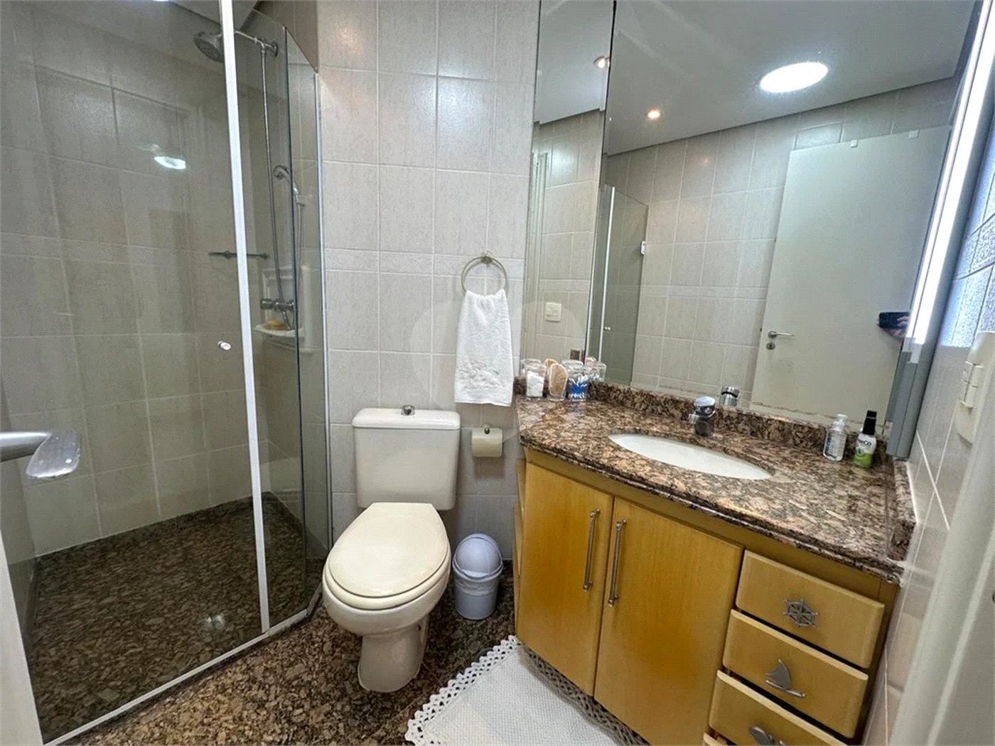 Apartamento à venda com 3 quartos, sendo 1 suíte, em Riviera de São Lourenço, Bertioga, SP