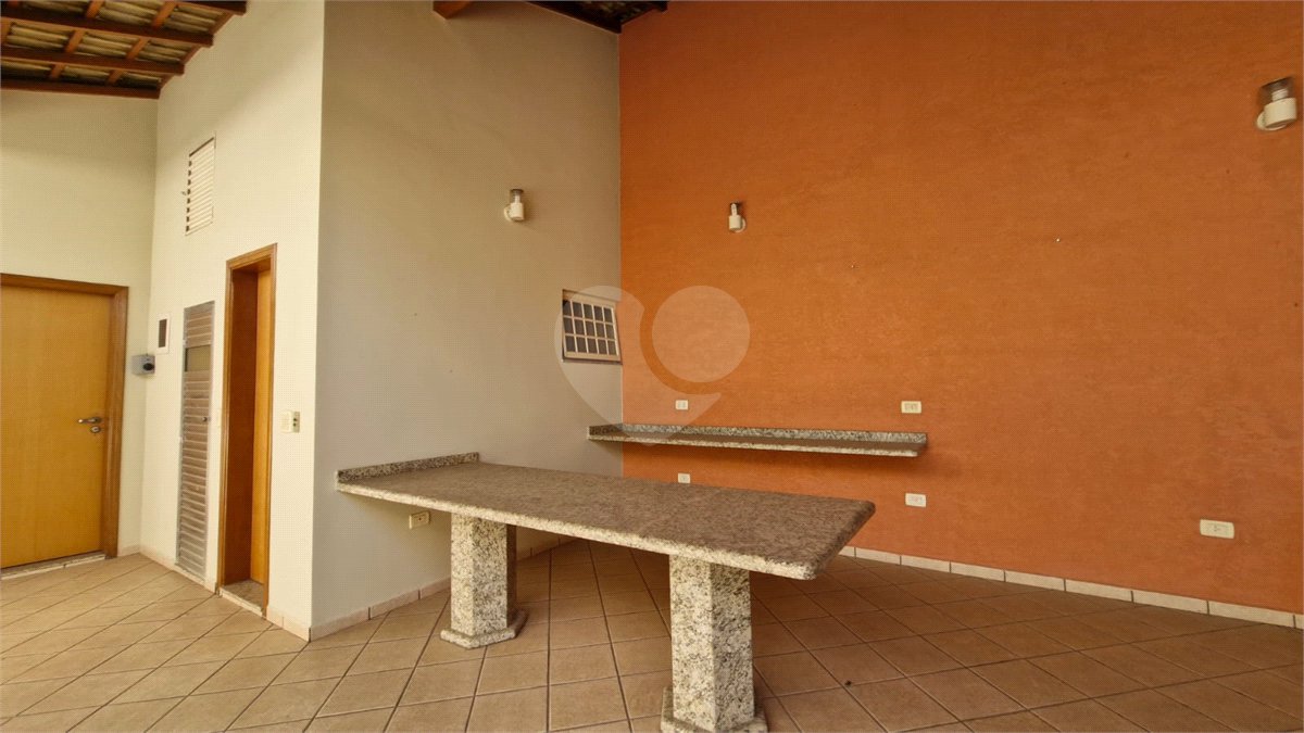 Casa sofisticada à venda em bairro nobre de Atibaia | 3 dormitórios | 408 m²