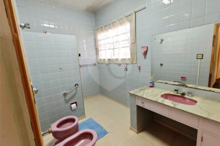 Casa Térrea Charmosa e Espaçosa na Vila Prado: Conforto, Praticidade e Próxima ao Centro!