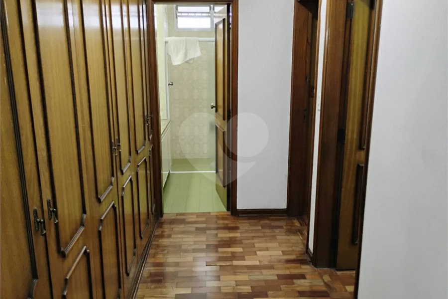 Espaçosa casa à venda na Vila Mascote
