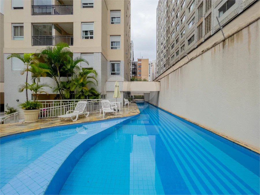 **Apartamento reformado em Higienópolis | 75 m² | 2 dormitórios | 2 banheiros | 1 vaga**