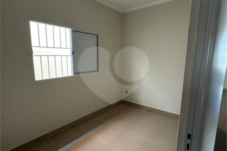 Casa com 02 Dormitórios á venda, em Cidade Aracy 2.