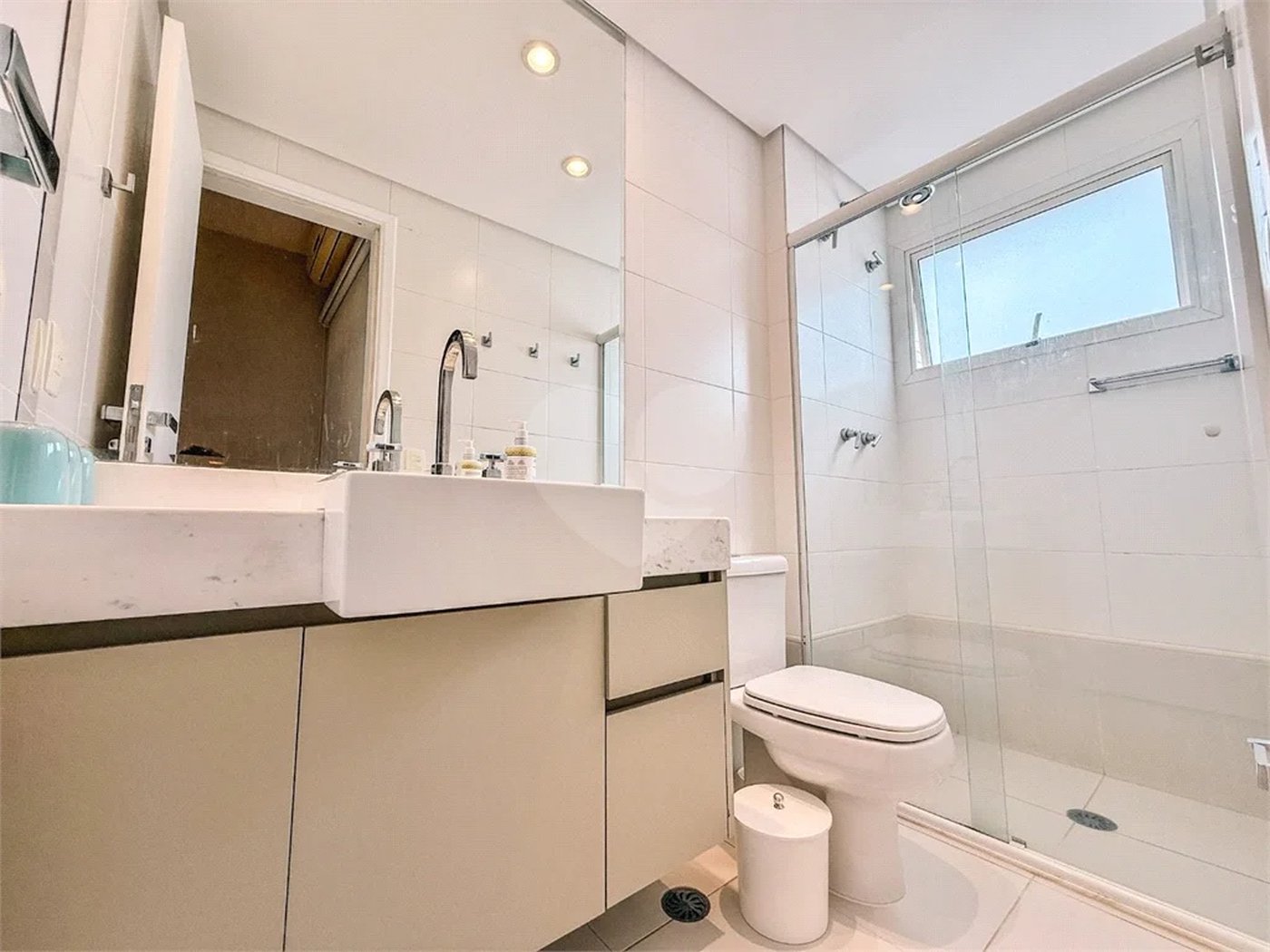 Apartamento à venda com 3 suítes em Riviera de São Lourenço, Bertioga, SP