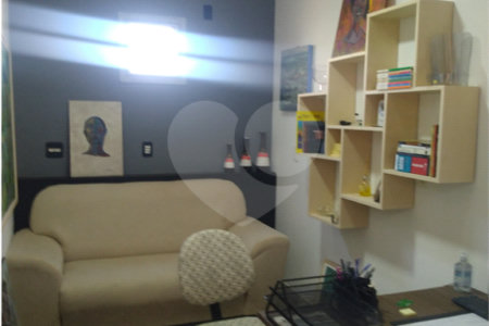 Imóvel + Ponto Comercial com rendimentos em Rua Movimentada de São Carlos
