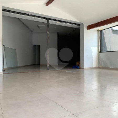 Salão Comercial 150m² na Lucas Nogueira Garcez - Atibaia - SP