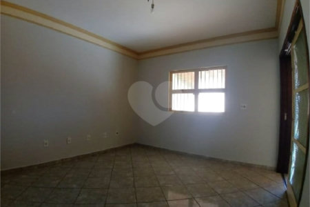 Sobrado à venda com 4 quartos, em Residencial Itamarati