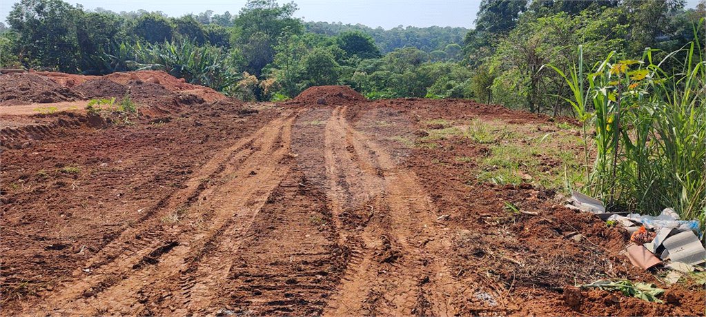Terreno em Atibaia com 3.410 metros, pronto para construir, topografia plana, excelente localização