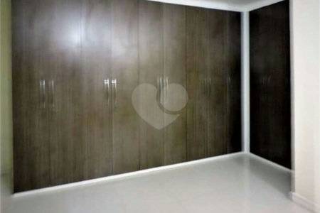 Casa de Alto Padrão à Venda e Locação - Condomínio Vila Verde