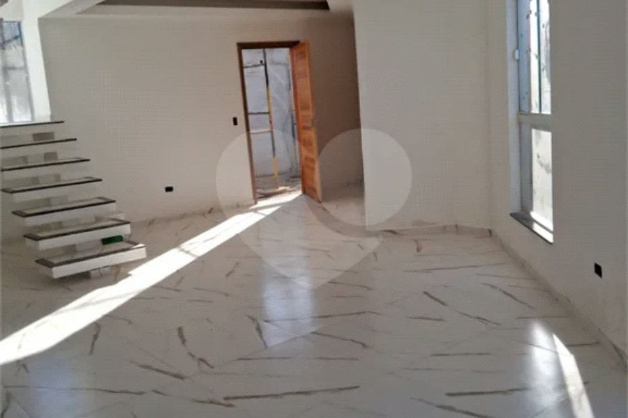 Sobrado moderno com 2 Suítes e vista Privilegiada no Jardim Bandeirantes, Poços de Caldas