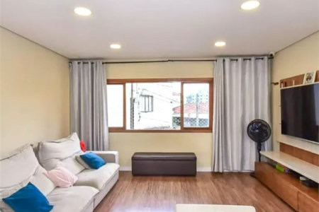 Sobrado à venda com 3 quartos, sendo 1 suíte, em Vila Morse, São Paulo, SP