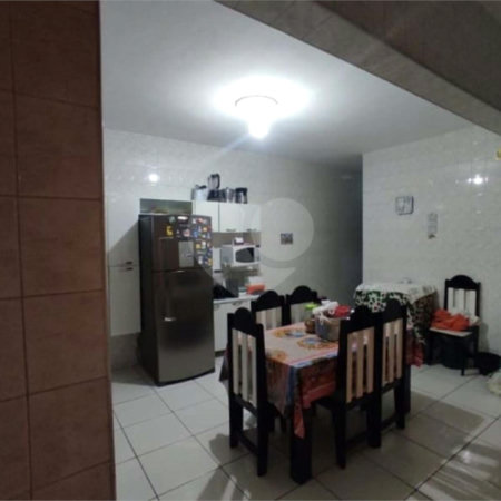 CASA A VENDA NO BAIRRO NOVO HORIZONTE COM 200M², 4 DORMITÓRIOS, 2 BANHEIROS, 2 VAGAS, SJC