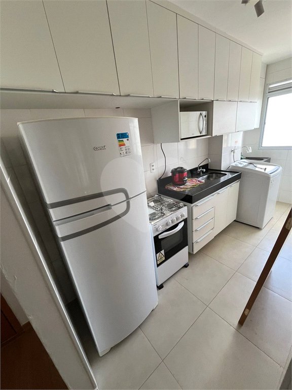 Oportunidade Única no Monte dos Pinheiros – Um lar completo esperando por você