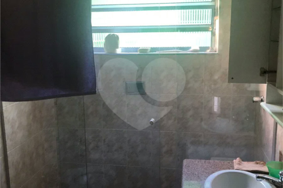 Ótima casa térrea a venda, 2 quartos e 2 vagas de garagem Jd Maristela