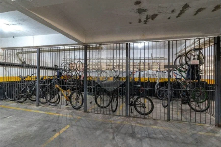 Apartamento em Santana com Sacada e Vaga de Garagem, a 650 m do Metrô