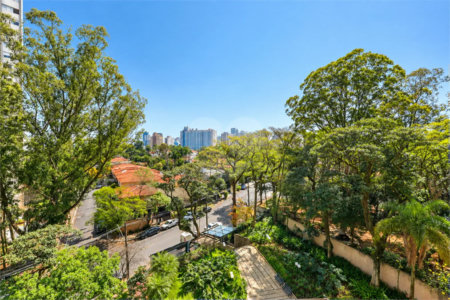 Apartamento à venda com 4 quartos, sendo 1 suíte, em Alto da Boa Vista, São Paulo, SP