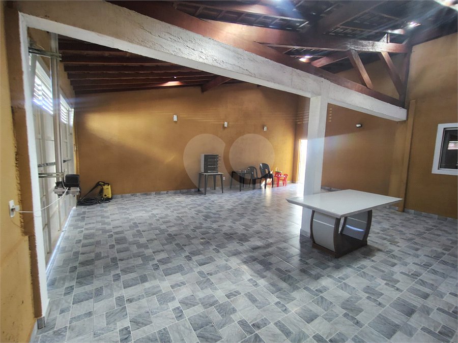 Casa ampla com edícula 3 Quartos