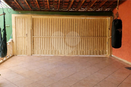 Casa com 4 dormitórios sendo 1 suíte a venda no bairro Samambaia