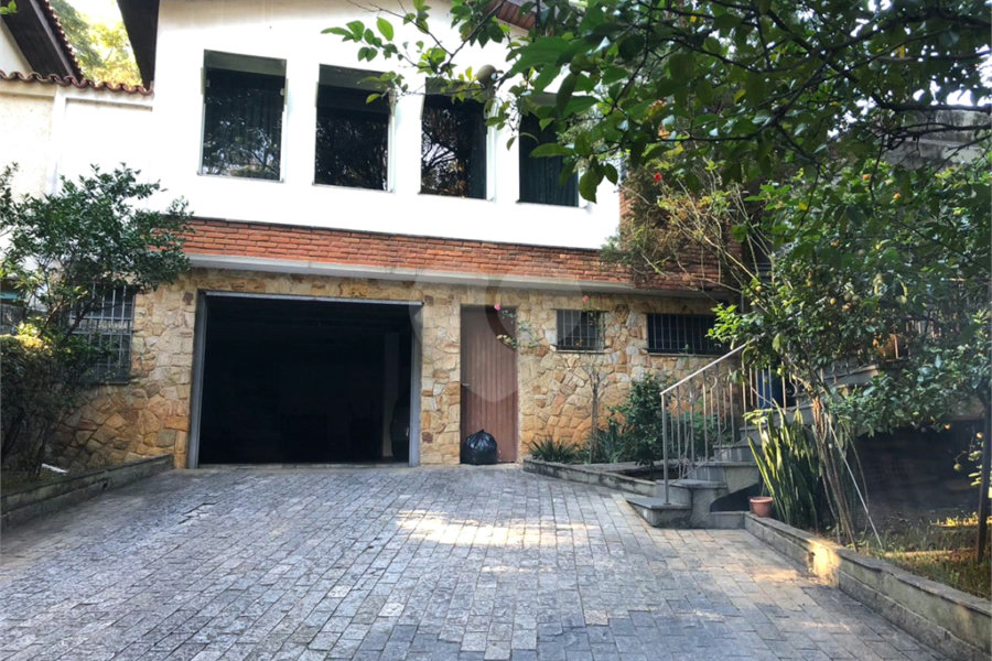 Casa Térrea Assobradada Barro branco 4 dorms 7 vagas