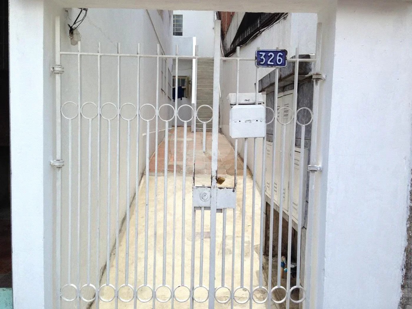 Terreno 10X25 com casas alugadas Vila Rica