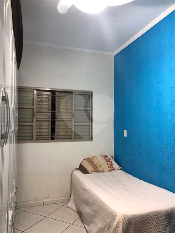 Casa térrea no Douradinho.