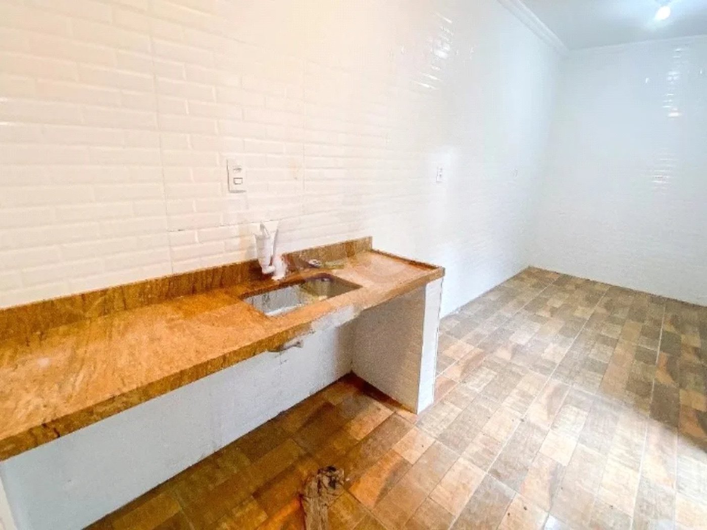 Sobrado com 400m² , 3 dormitórios , sendo 2 suítes , 3 vagas , à venda no centro de Santo André.