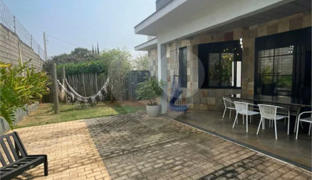 Casa à venda com 3 quartos, sendo 1 suíte, no condomínio Golden Park, Hortolândia - SP