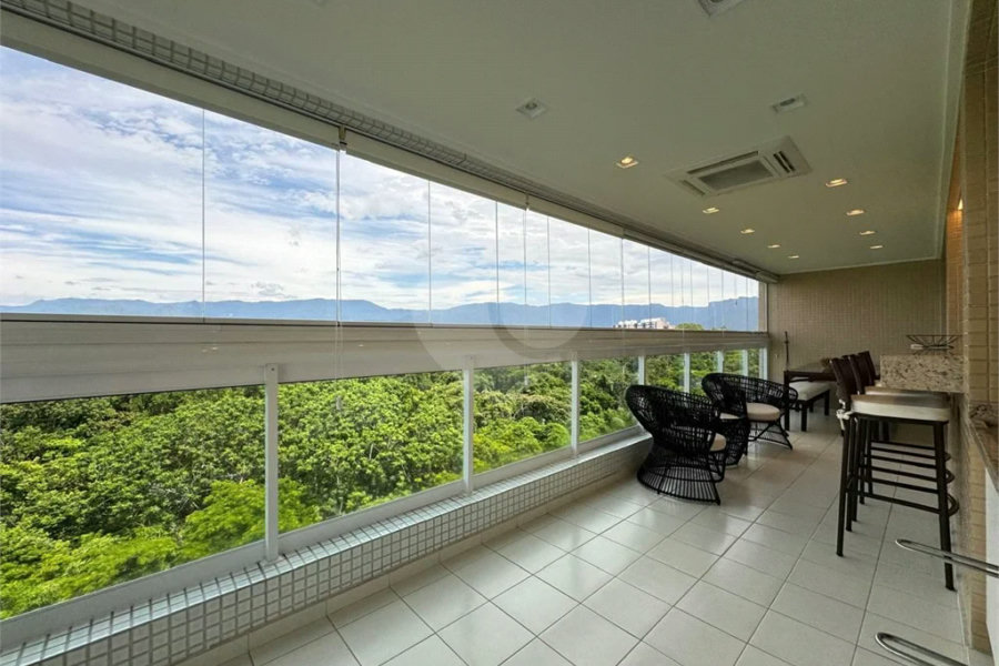 Apartamento à venda com 3 quartos, sendo 2 suítes, em Riviera de São Lourenço, Bertioga, SP