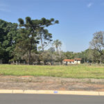 Terreno comercial á venda no condomínio Jardim Larine