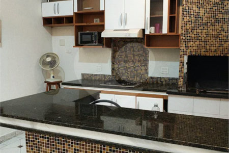 SOBRADO COMERCIAL PARA LOCAÇÃO NO RUDGE RAMOS | 197 m²