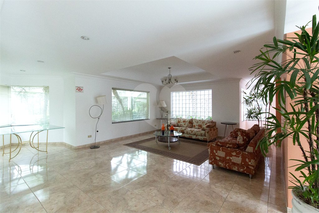 Apartamento a venda no Campo Belo, 192 M², 3 suites, 3 vagas, lazer e próximo ao metrô